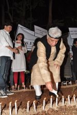 Javed Akhtar at the peace march for the Delhi victim in Mumbai on 29th Dec 2012 (207).JPG